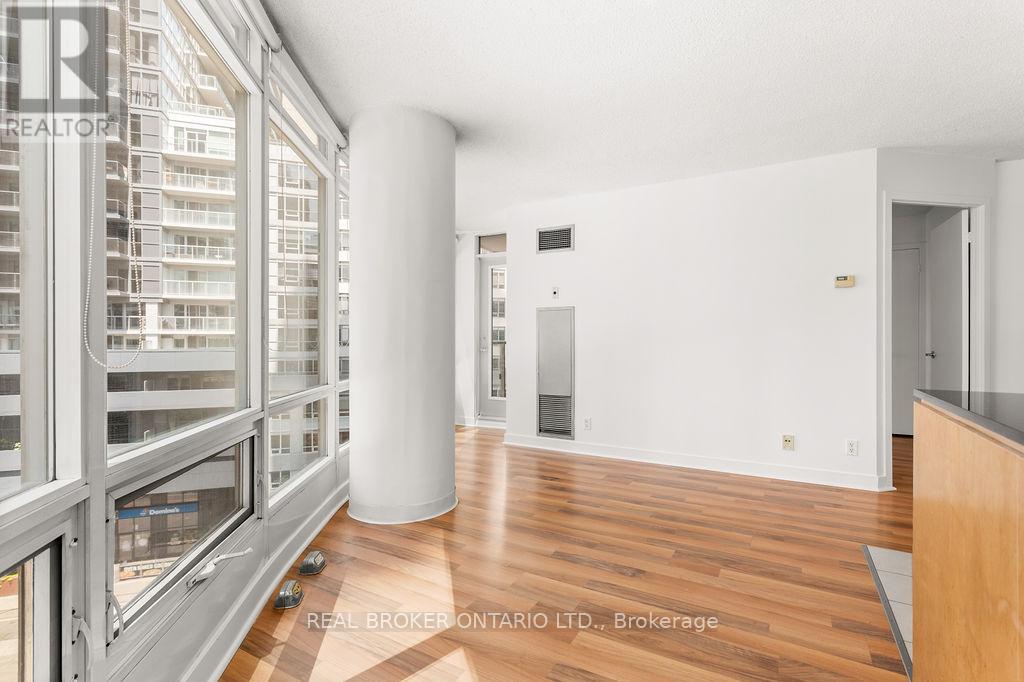 Photo 3 of 709 361 Front Street W, Toronto ON