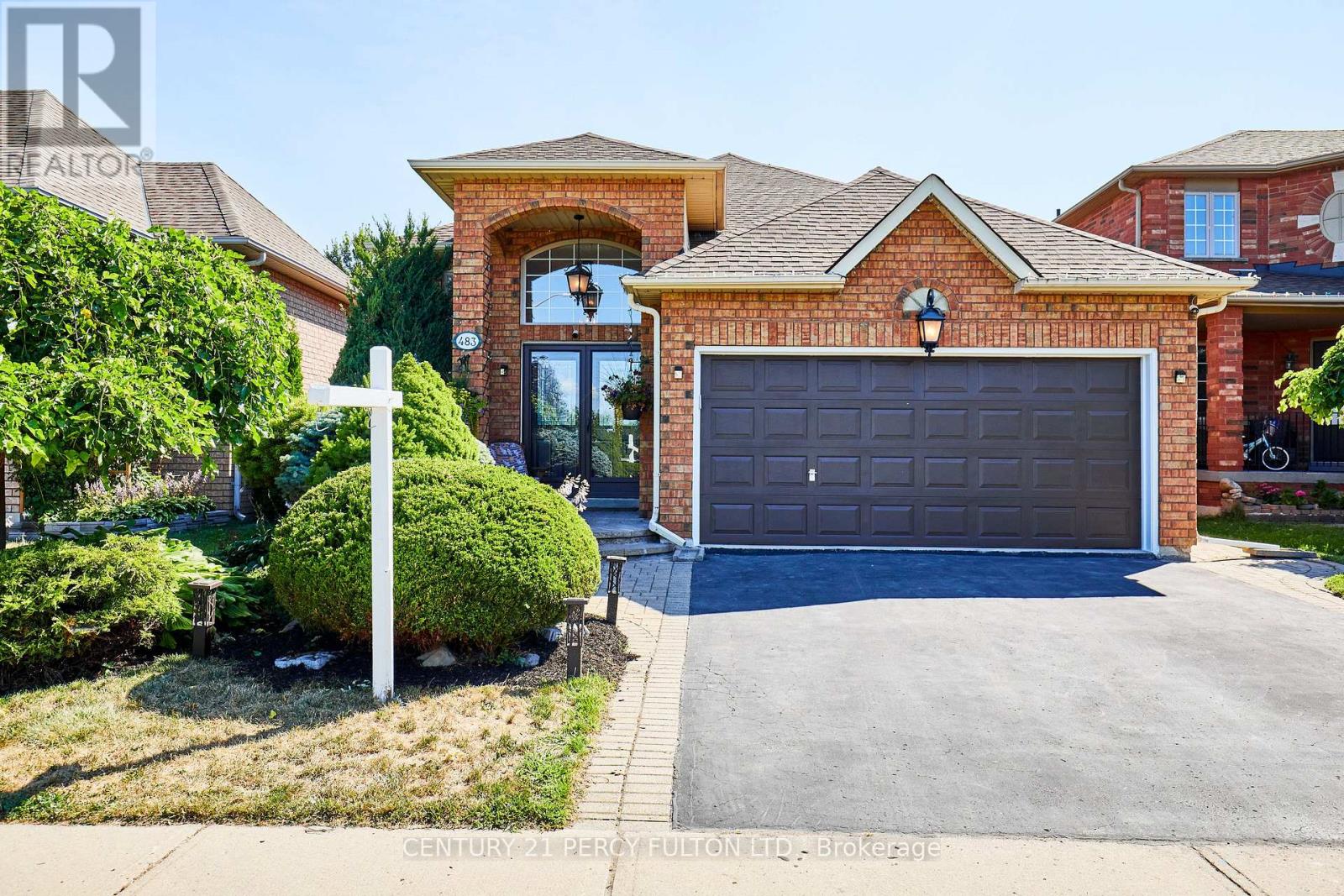 Photo 2 of 483 Ormond Drive, Oshawa ON