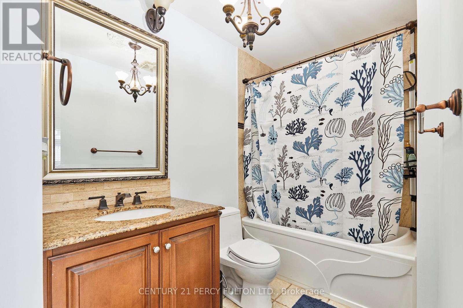 Photo 12 of 483 Ormond Drive, Oshawa ON