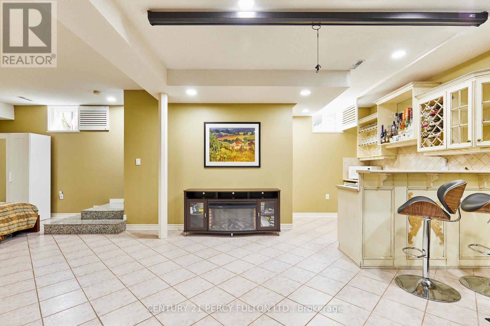 Photo 17 of 483 Ormond Drive, Oshawa ON
