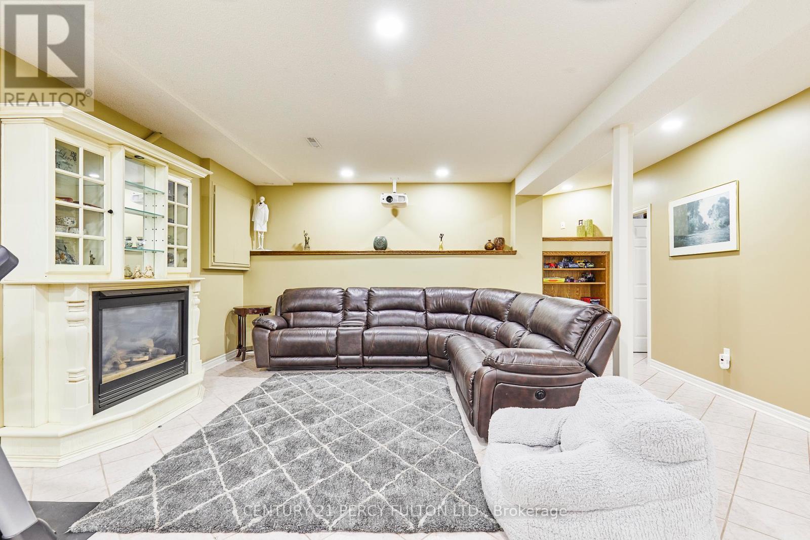 Photo 15 of 483 Ormond Drive, Oshawa ON