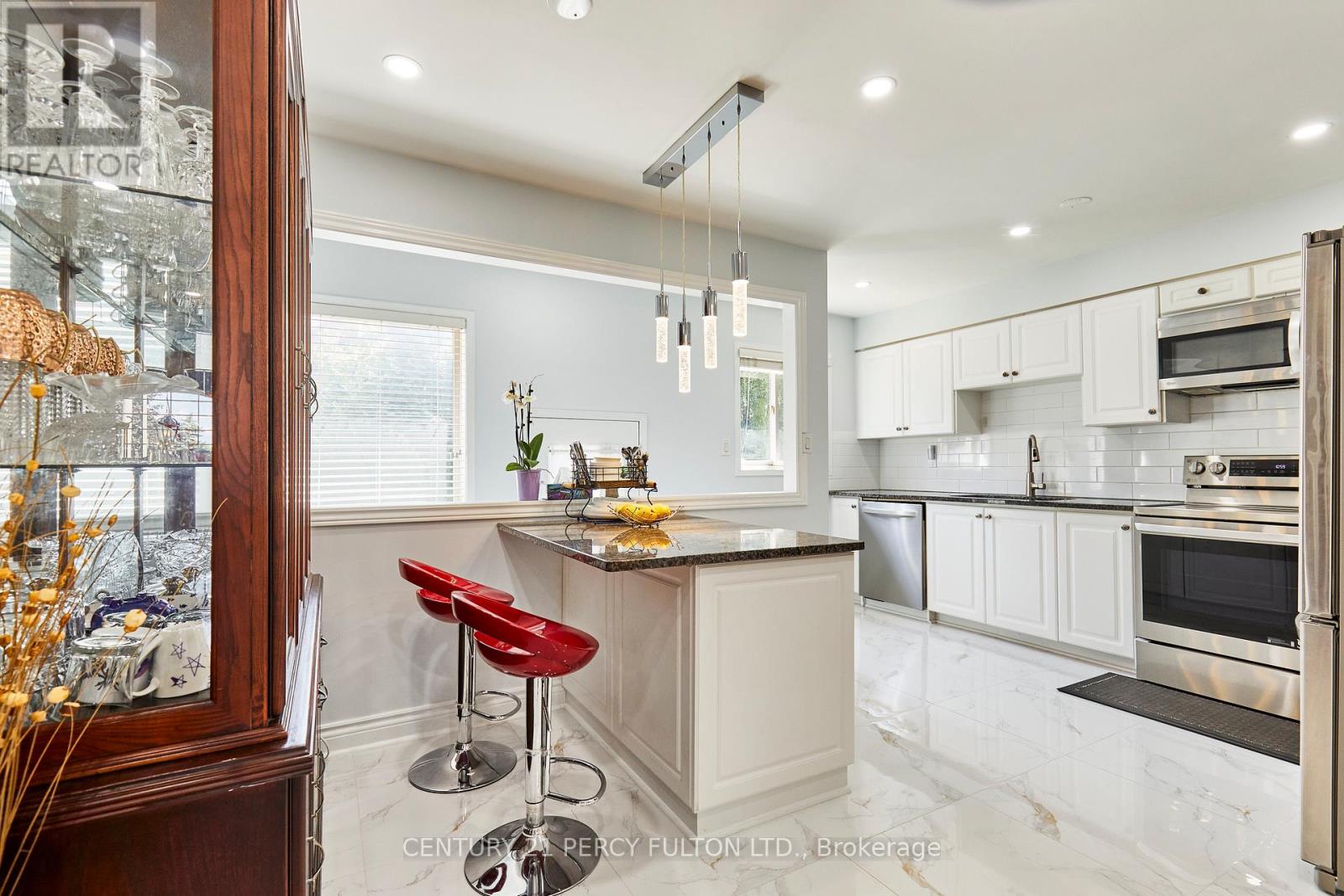 Photo 10 of 483 Ormond Drive, Oshawa ON