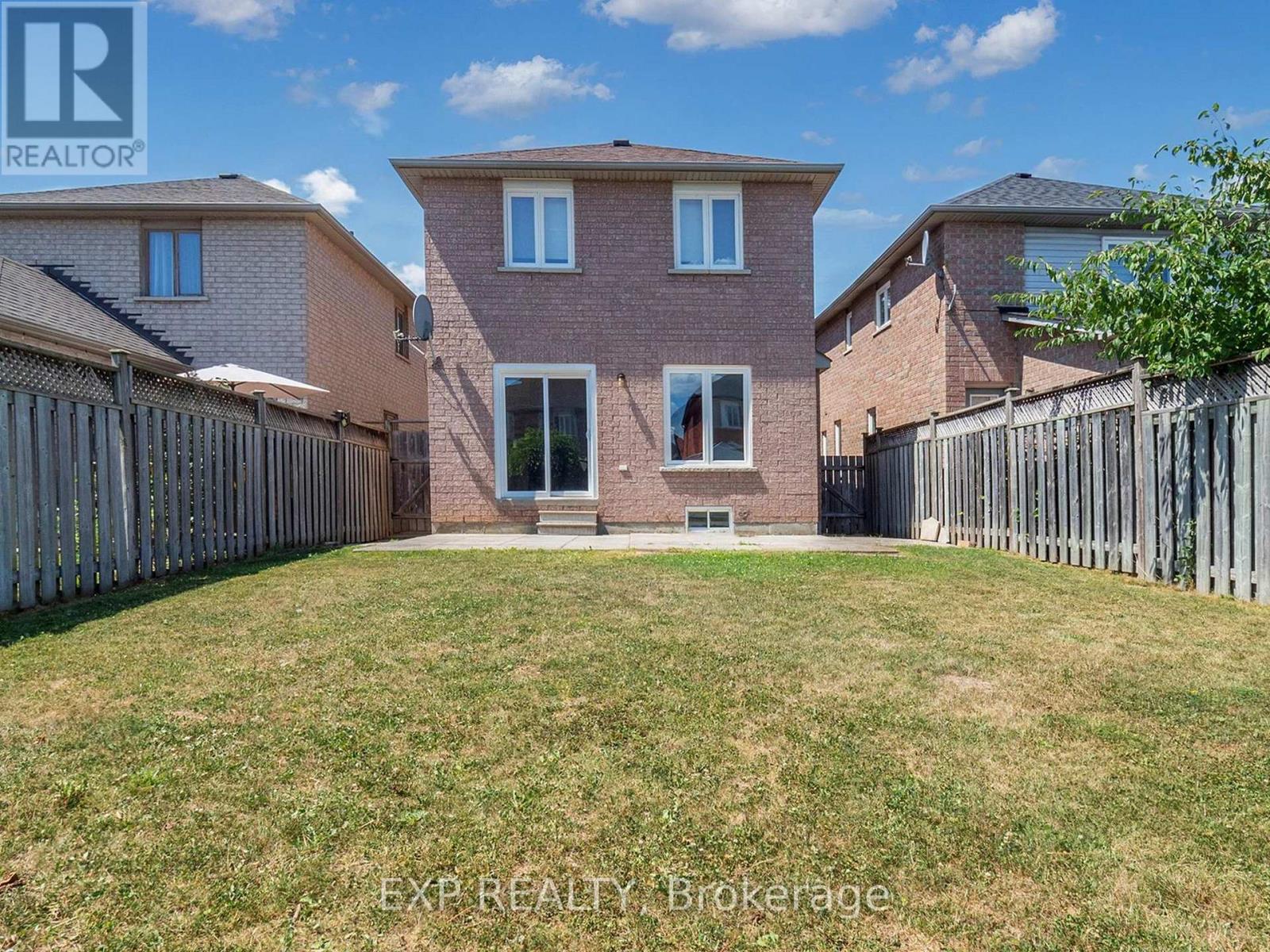 Photo 38 of 46 Loons Call Crescent, Brampton ON