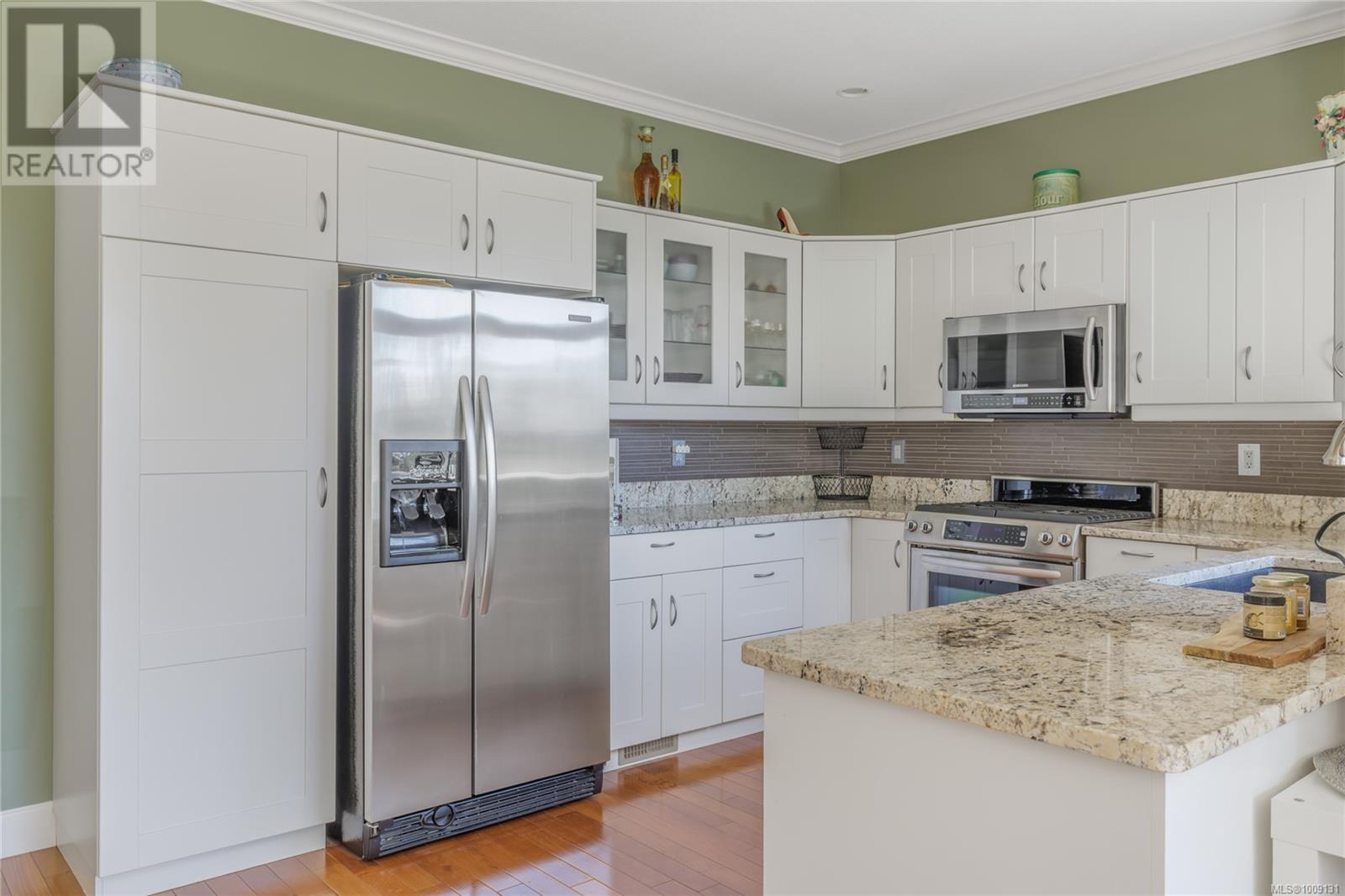 Photo 7 of 3530 Ross Rd, Nanaimo BC