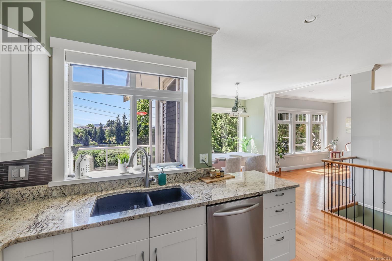 Photo 9 of 3530 Ross Rd, Nanaimo BC