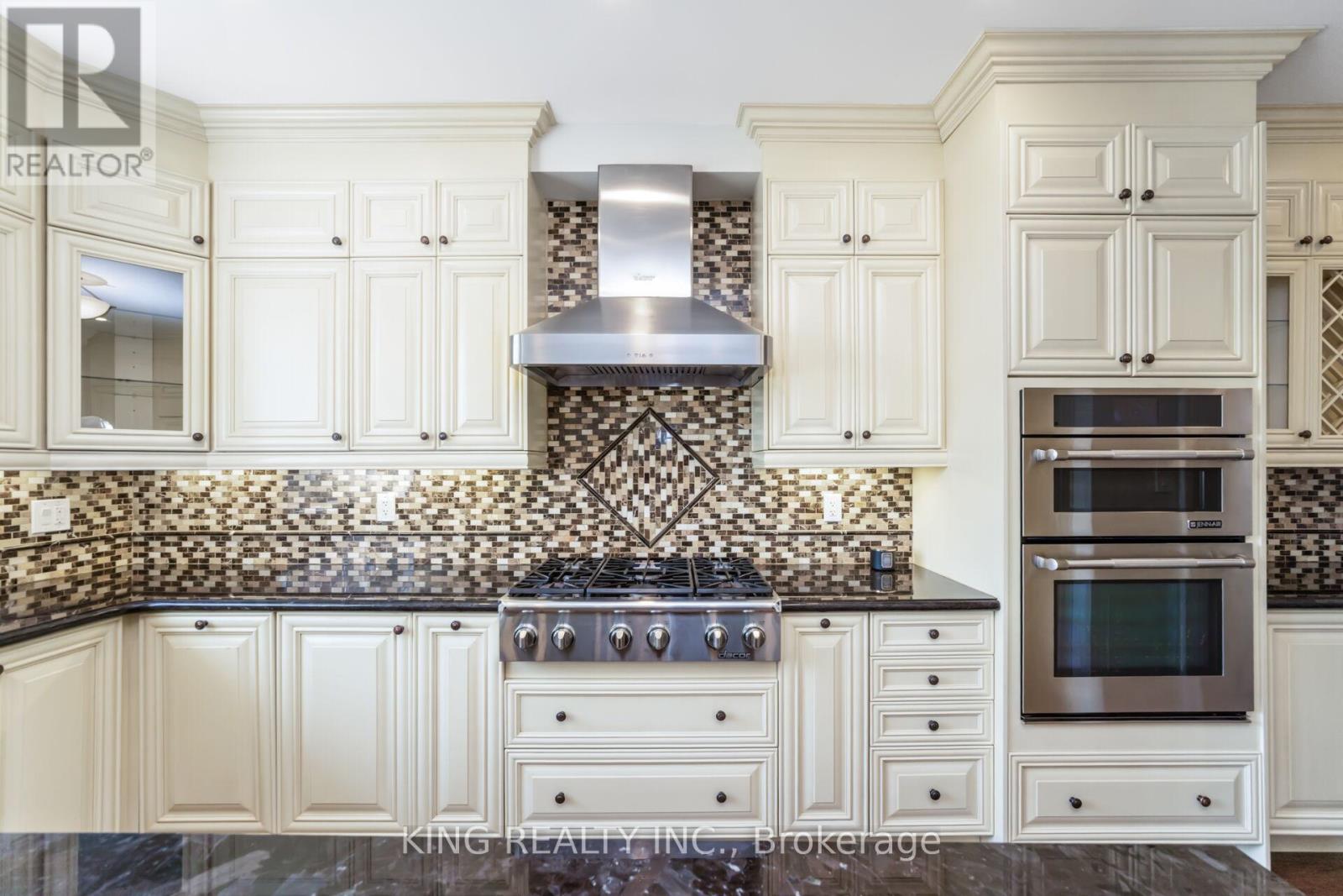 Photo 43 of 136 Coastline Drive, Brampton ON