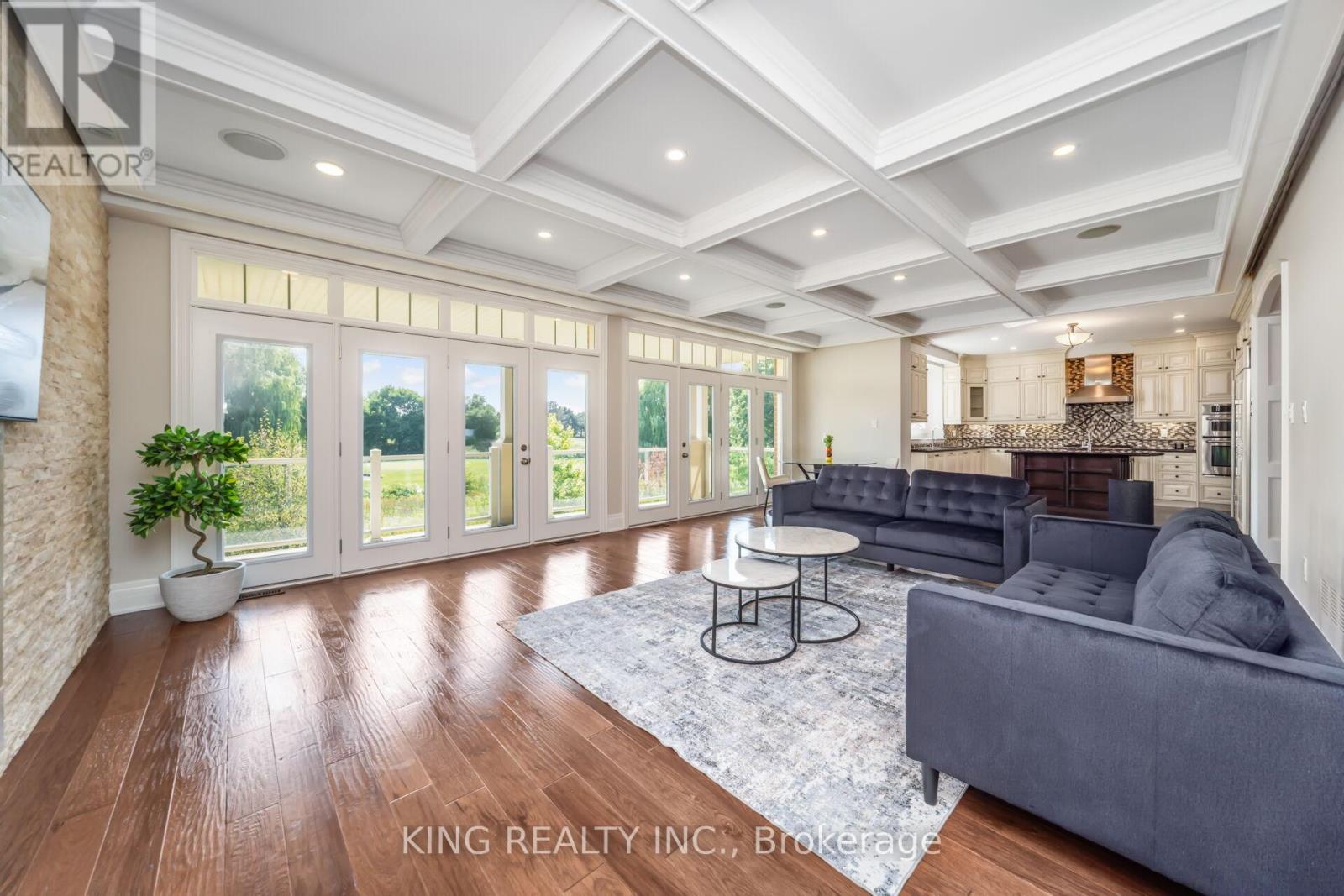 Photo 9 of 136 Coastline Drive, Brampton ON