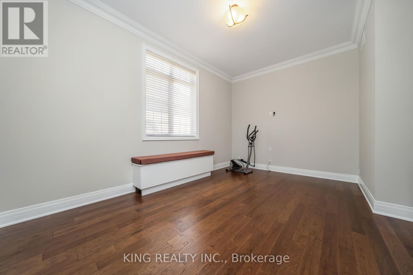 Photo 30 of 136 Coastline Drive, Brampton ON