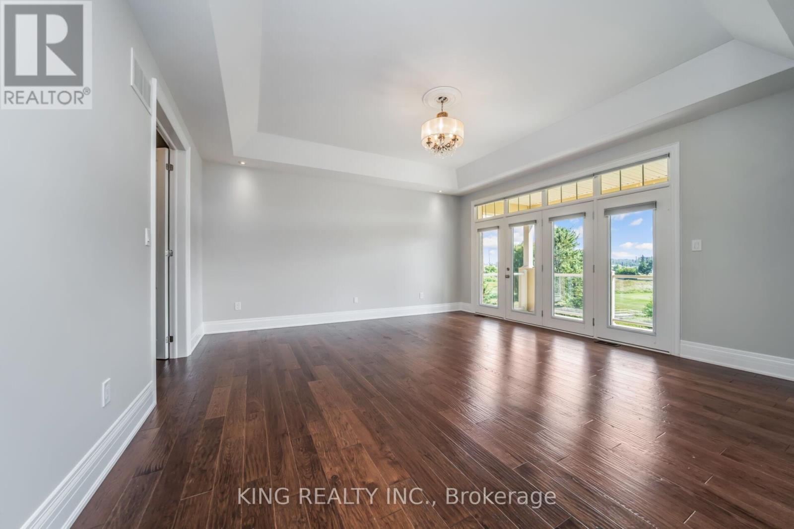 Photo 2 of 136 Coastline Drive, Brampton ON