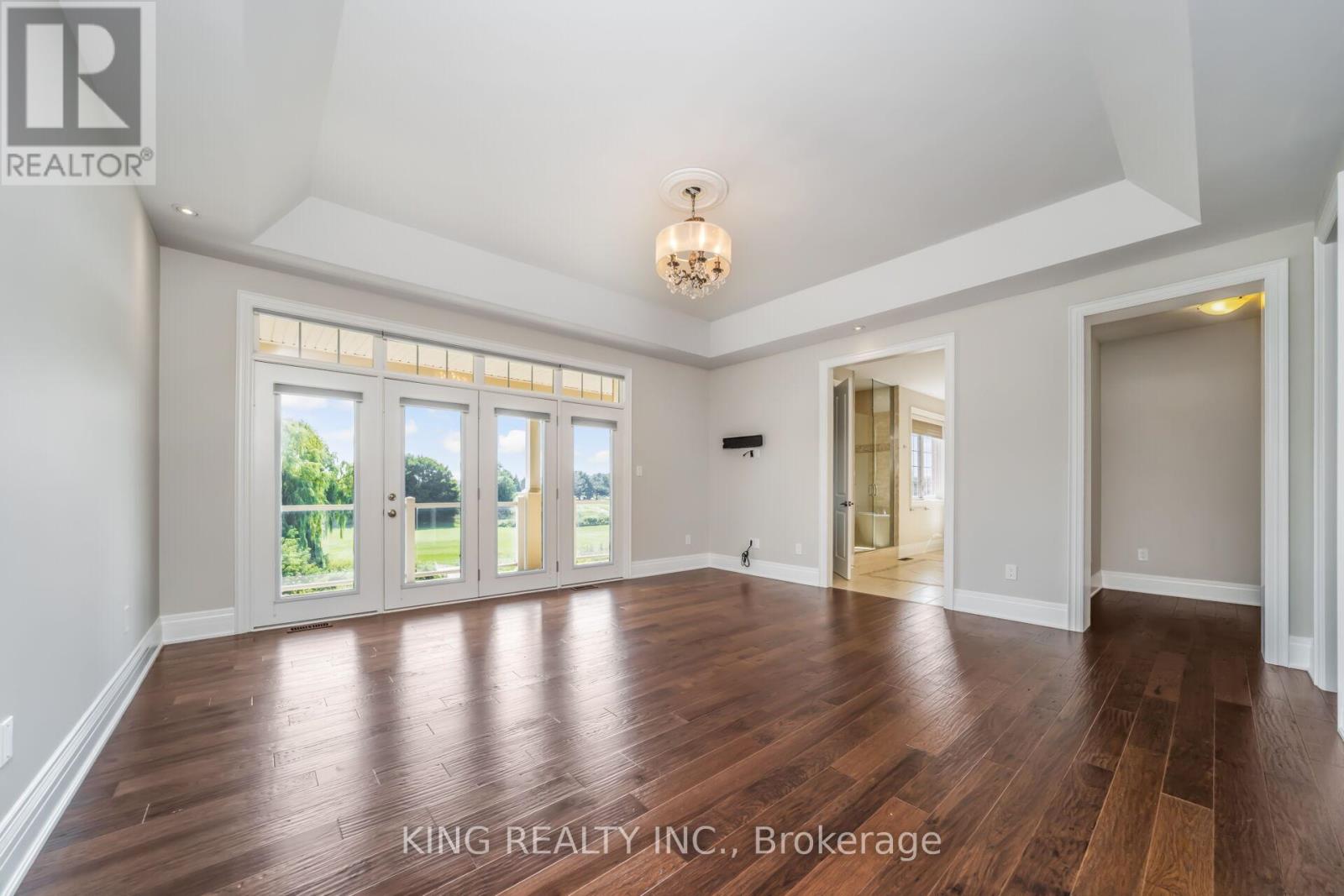 Photo 18 of 136 Coastline Drive, Brampton ON