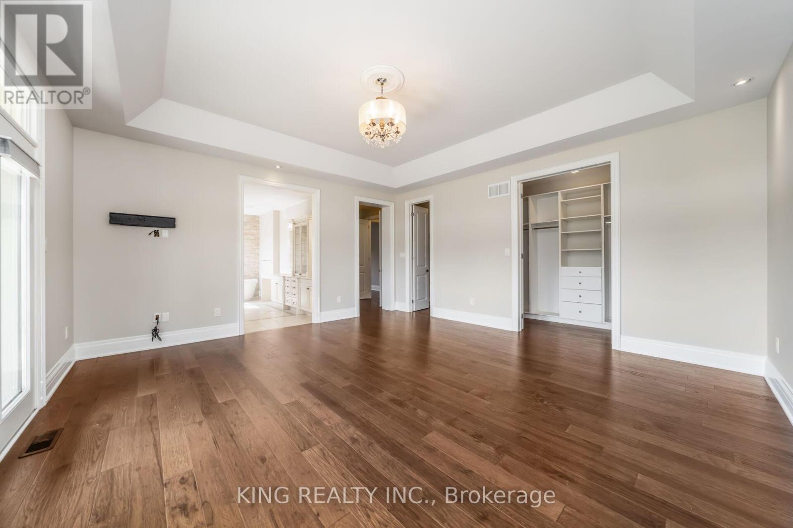 Photo 29 of 136 Coastline Drive, Brampton ON
