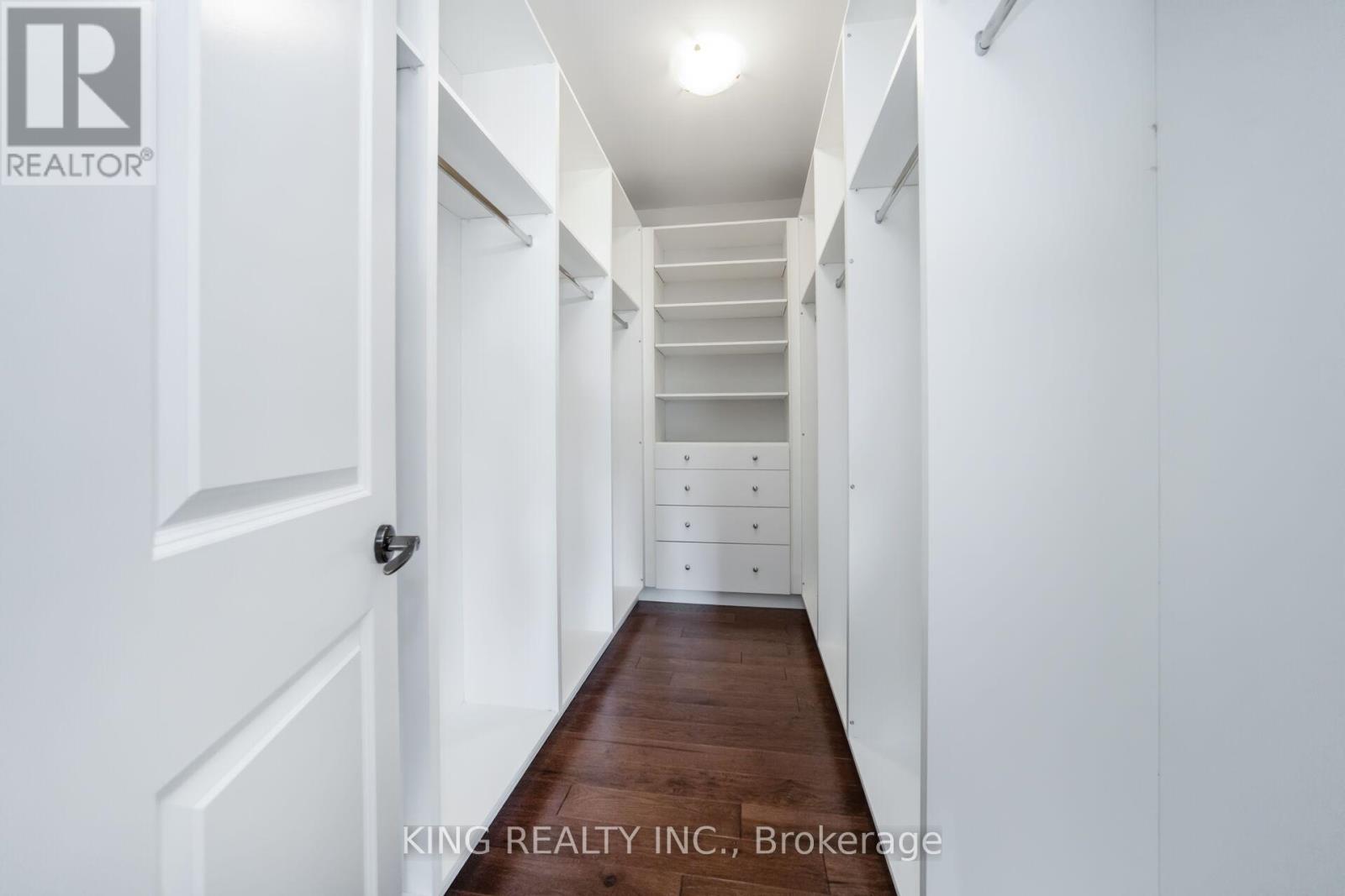 Photo 37 of 136 Coastline Drive, Brampton ON