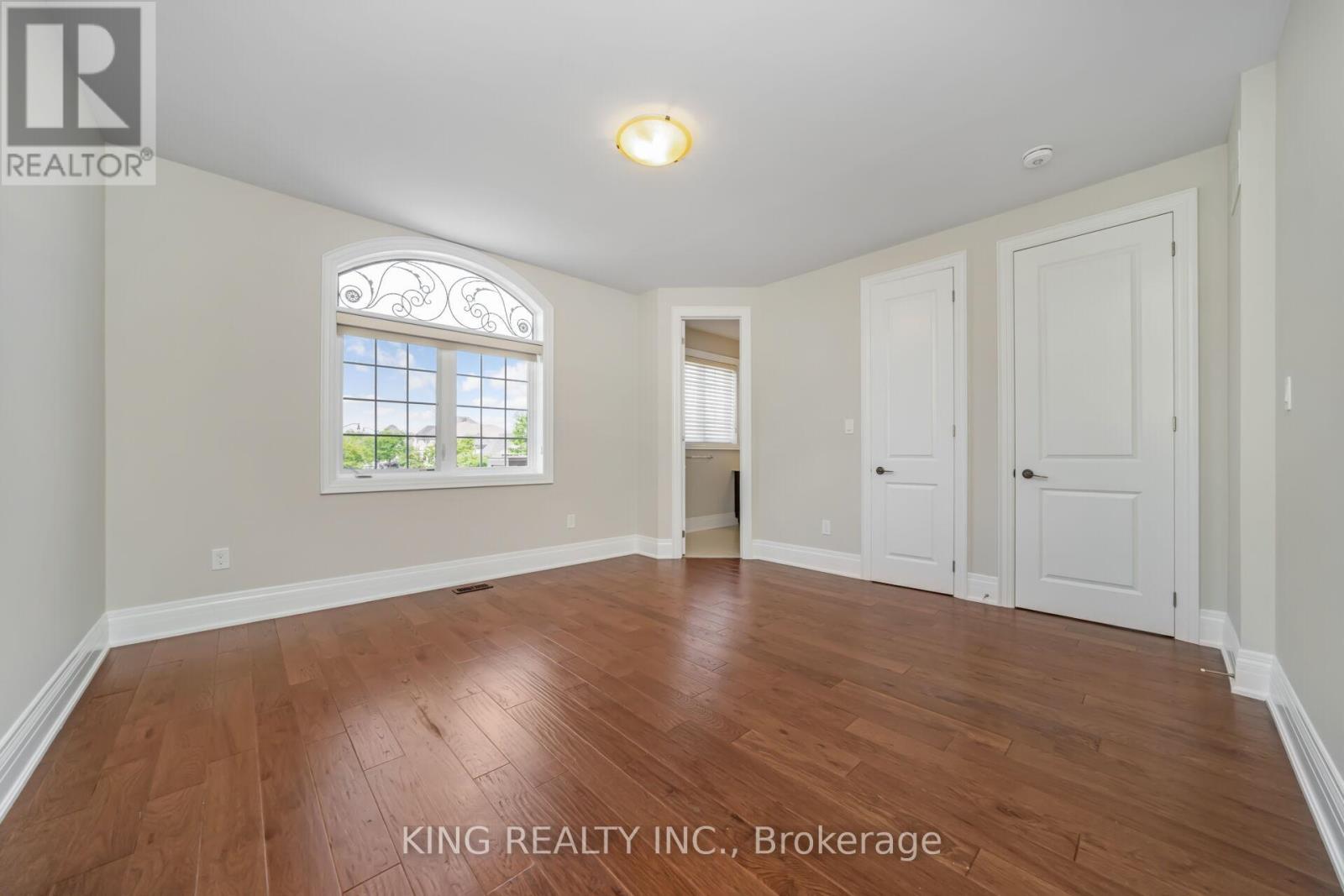 Photo 36 of 136 Coastline Drive, Brampton ON