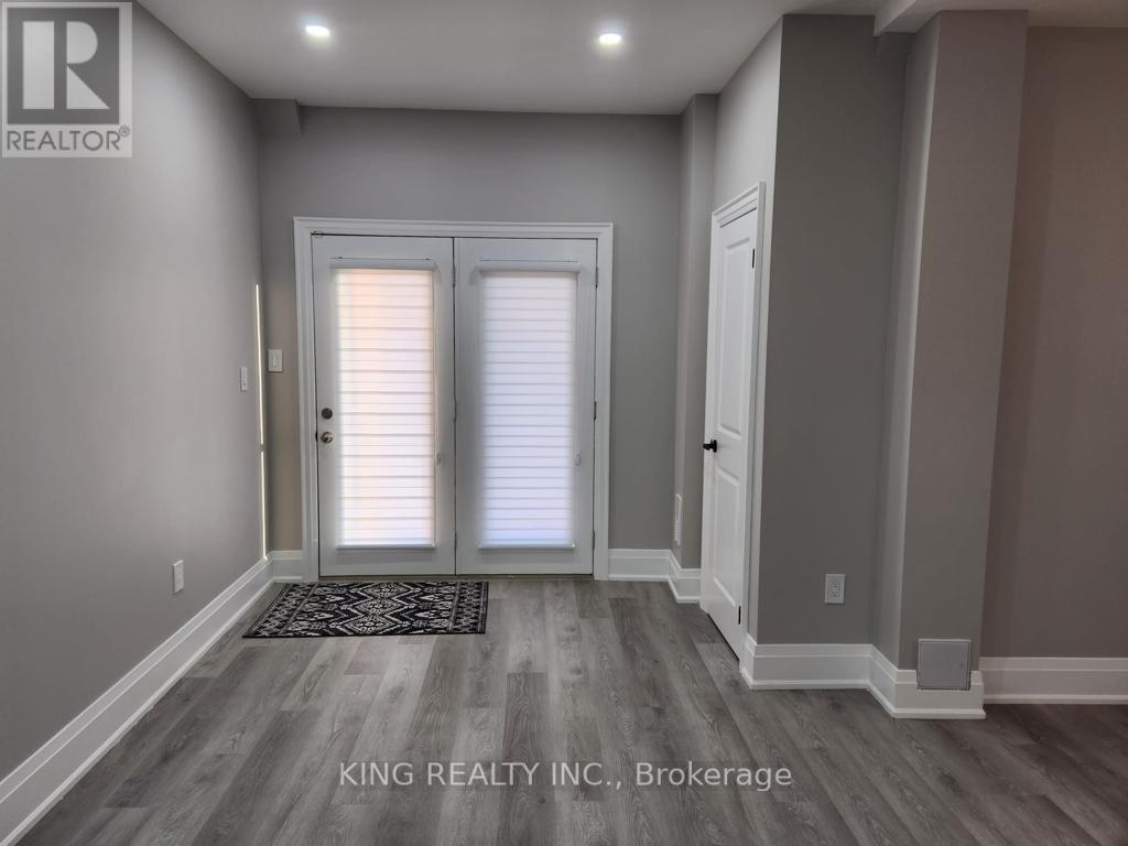 Photo 46 of 136 Coastline Drive, Brampton ON