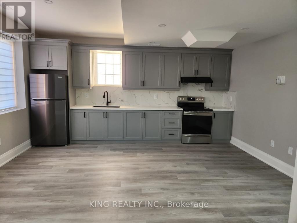 Photo 11 of 136 Coastline Drive, Brampton ON