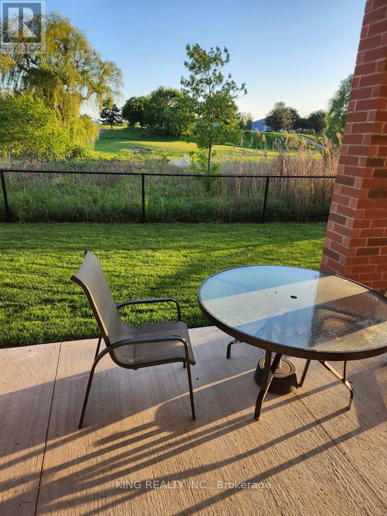 Photo 12 of 136 Coastline Drive, Brampton ON