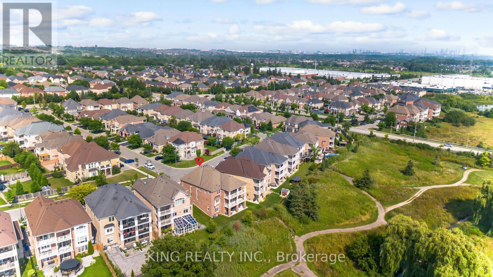 Photo 22 of 136 Coastline Drive, Brampton ON