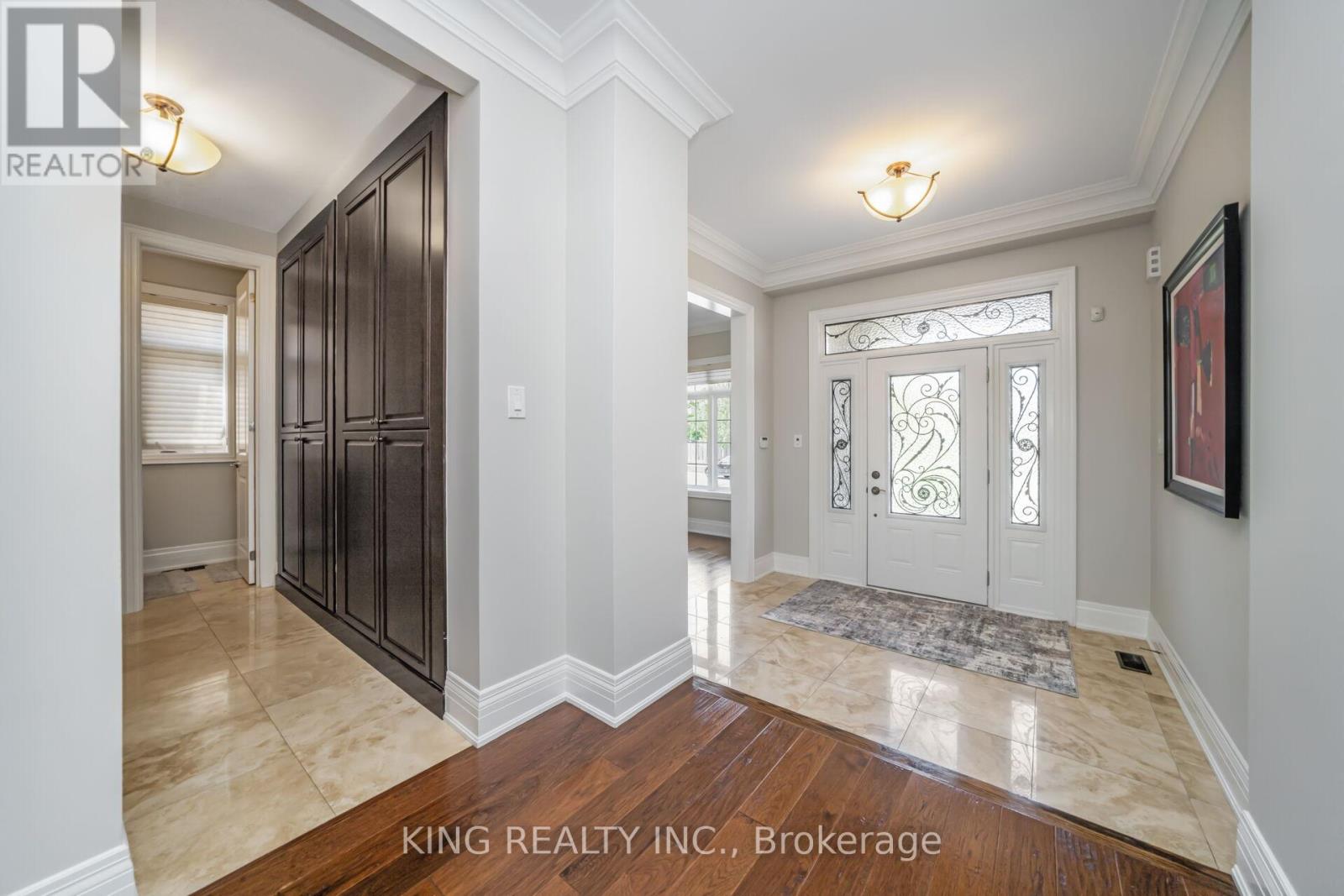 Photo 33 of 136 Coastline Drive, Brampton ON
