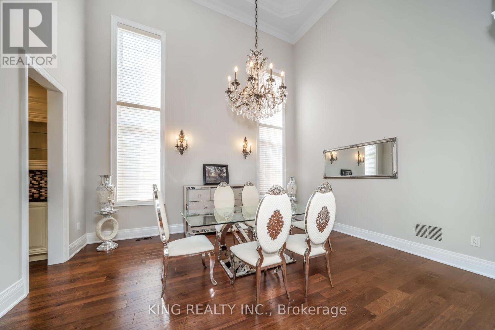 Photo 21 of 136 Coastline Drive, Brampton ON