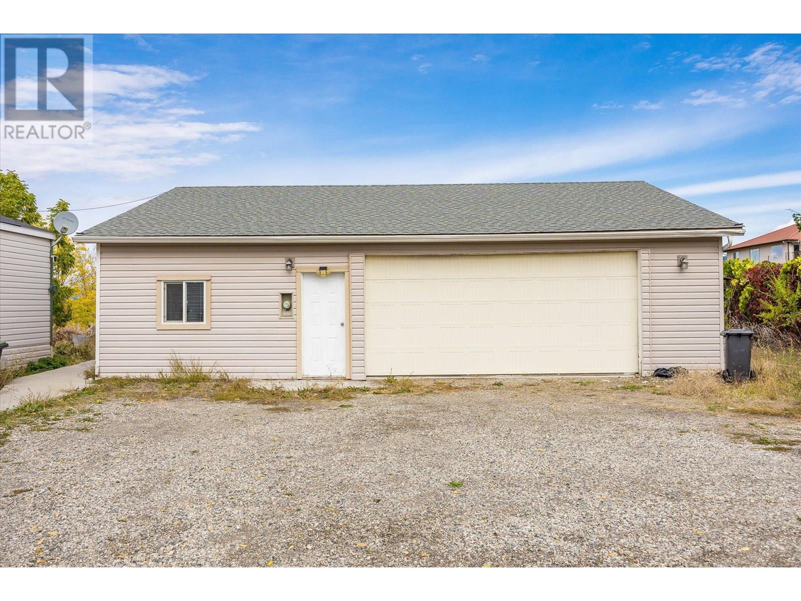 848 Webster Road, Kelowna
