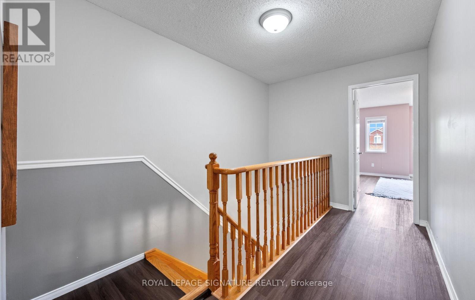 Photo 19 of 541 Pelletier Court, Newmarket ON