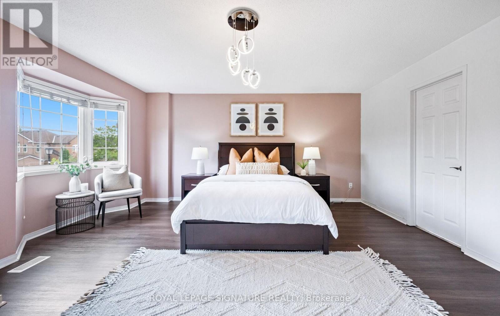 Photo 21 of 541 Pelletier Court, Newmarket ON