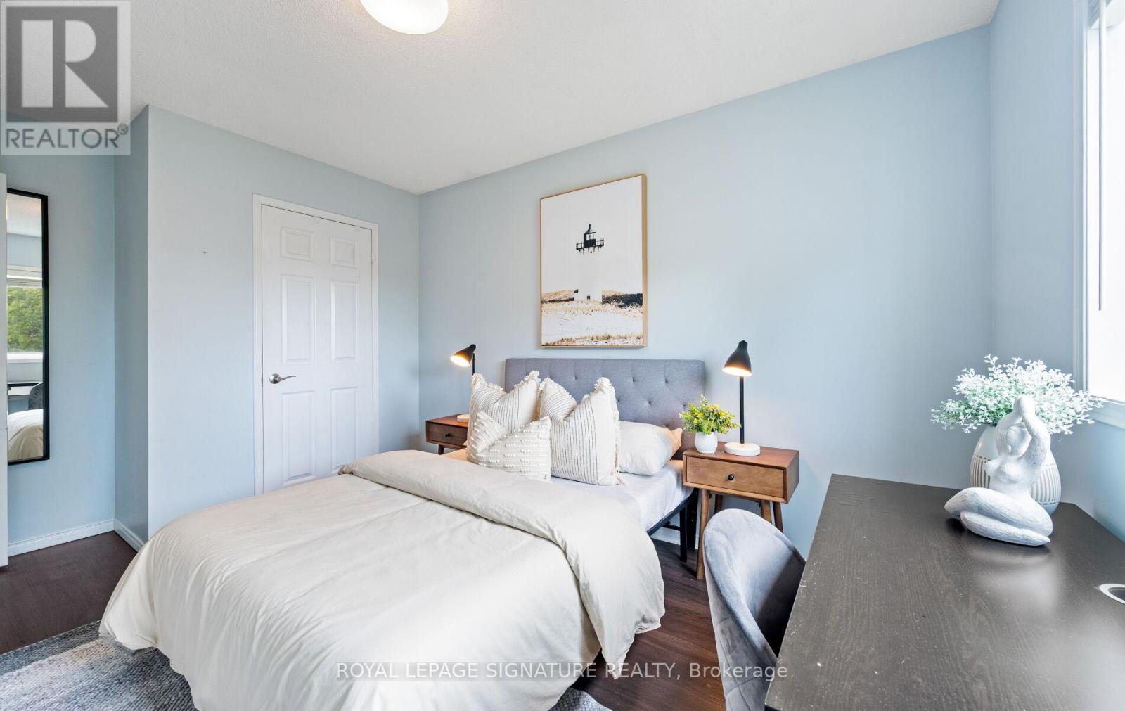 Photo 29 of 541 Pelletier Court, Newmarket ON