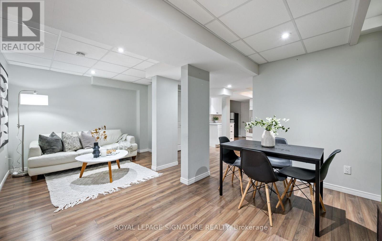 Photo 39 of 541 Pelletier Court, Newmarket ON
