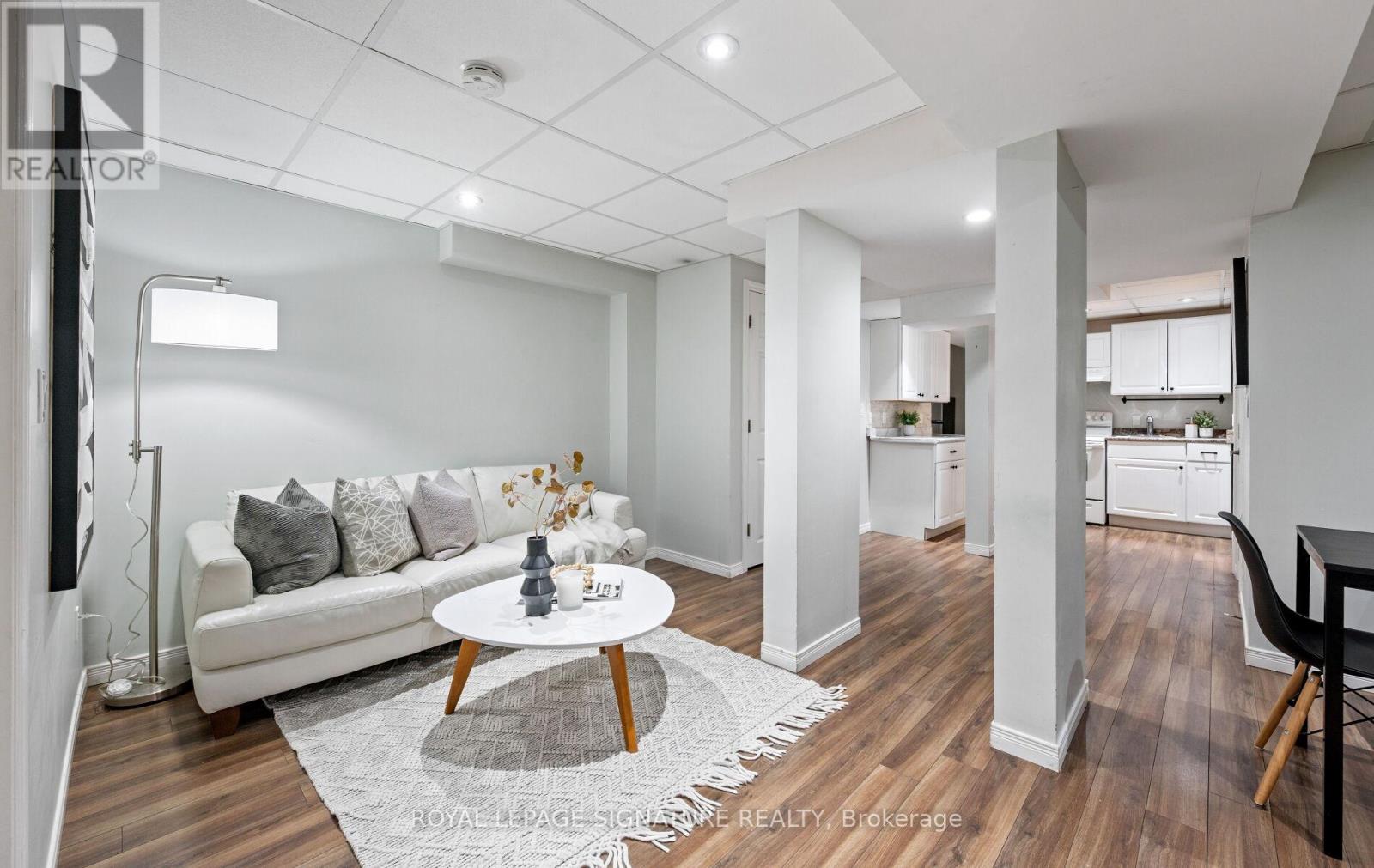 Photo 38 of 541 Pelletier Court, Newmarket ON