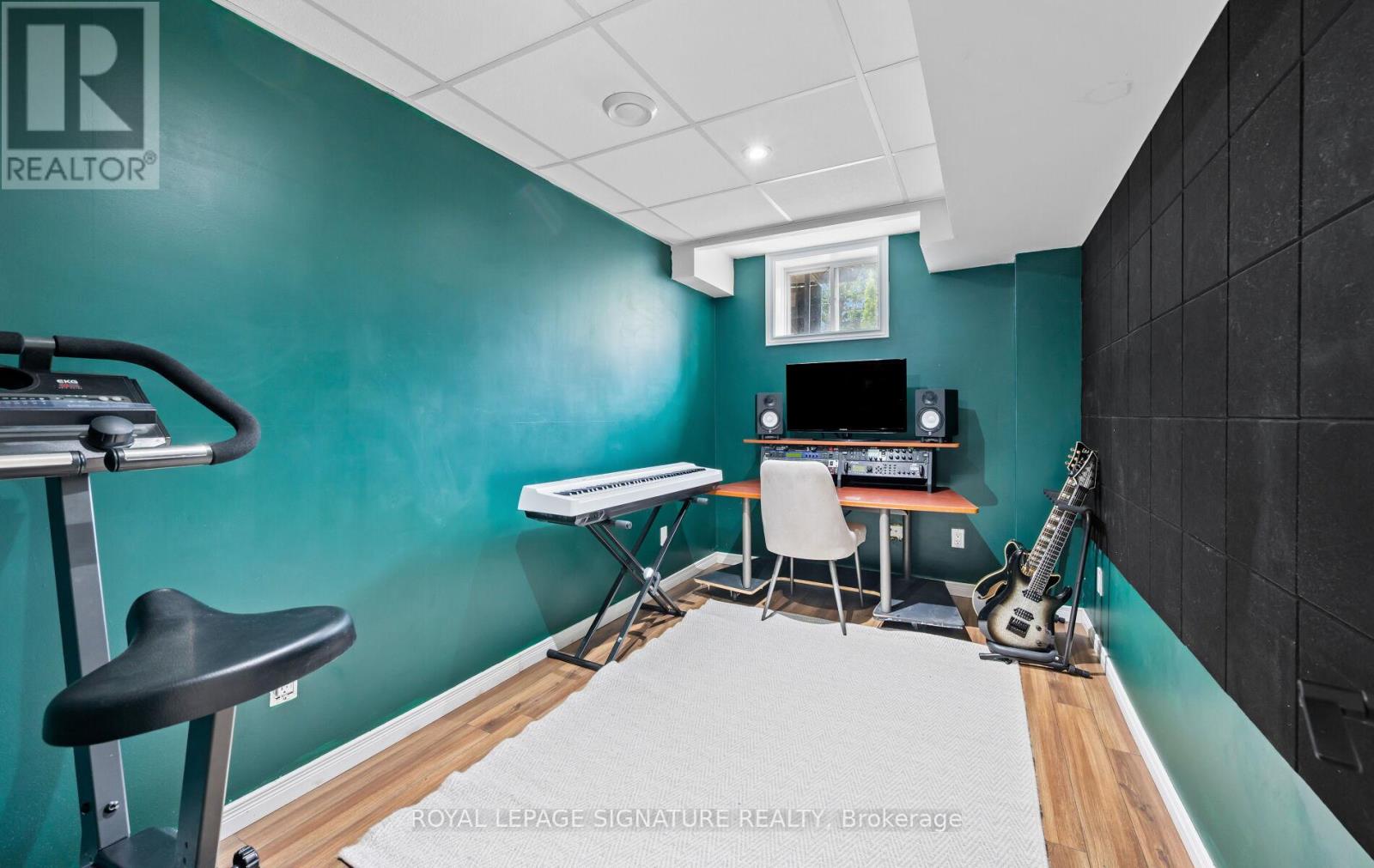 Photo 43 of 541 Pelletier Court, Newmarket ON
