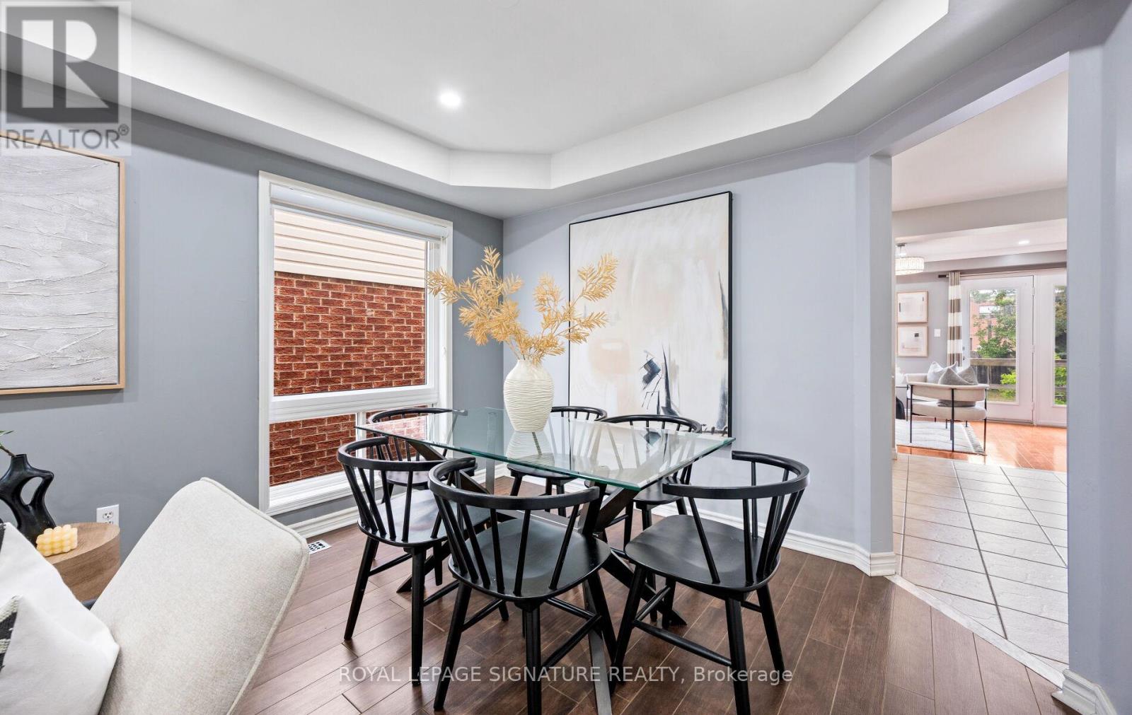 Photo 7 of 541 Pelletier Court, Newmarket ON