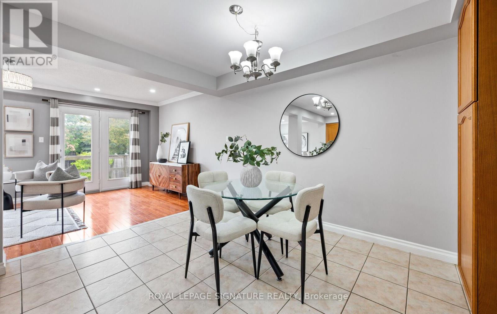 Photo 9 of 541 Pelletier Court, Newmarket ON