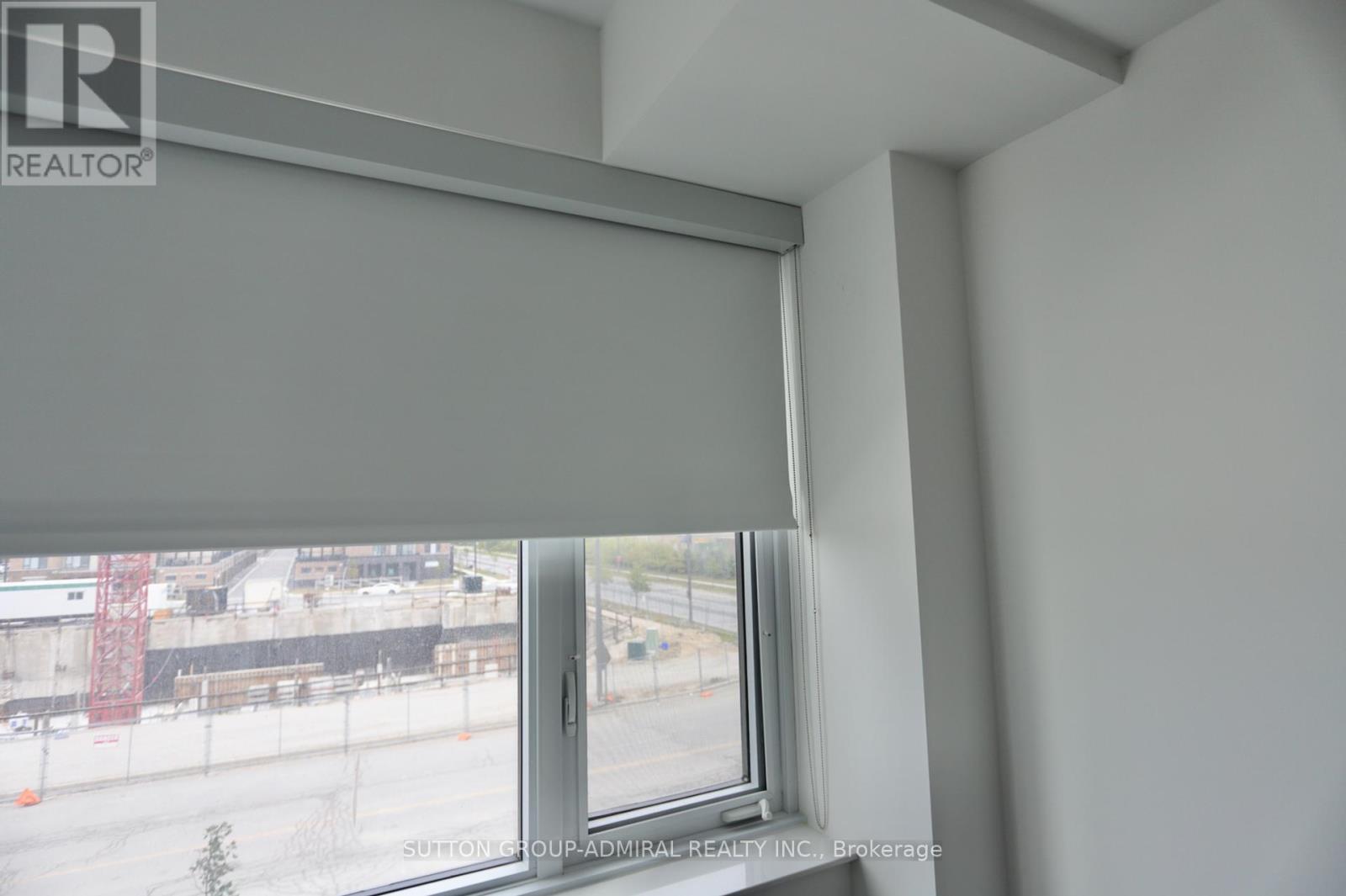 Photo 12 of 203 99 Eagle Rock Way, Vaughan ON