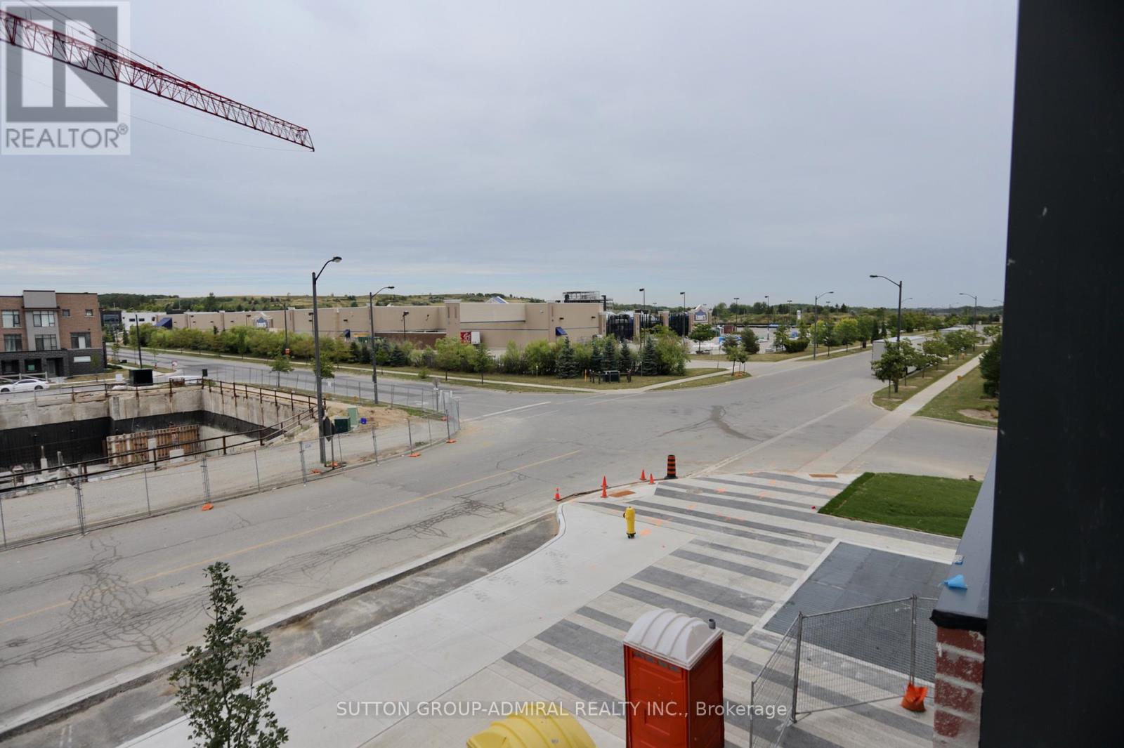 Photo 7 of 203 99 Eagle Rock Way, Vaughan ON