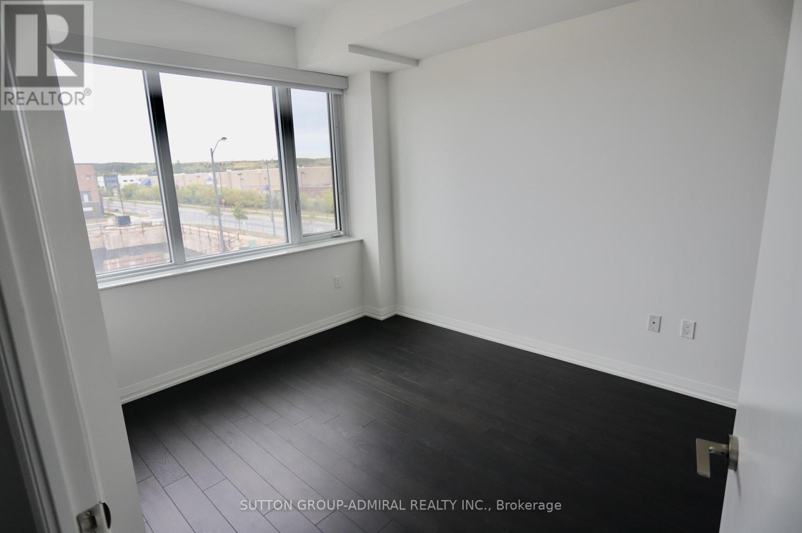 Photo 20 of 203 99 Eagle Rock Way, Vaughan ON