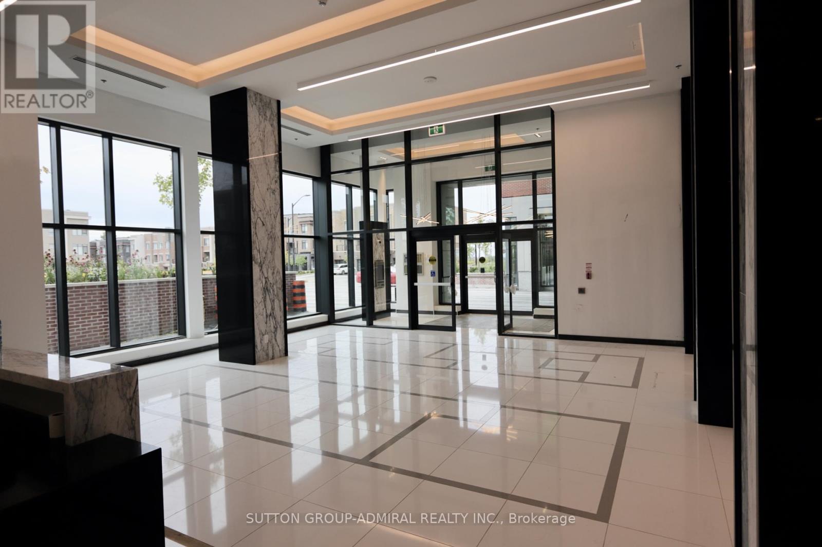Photo 11 of 203 99 Eagle Rock Way, Vaughan ON