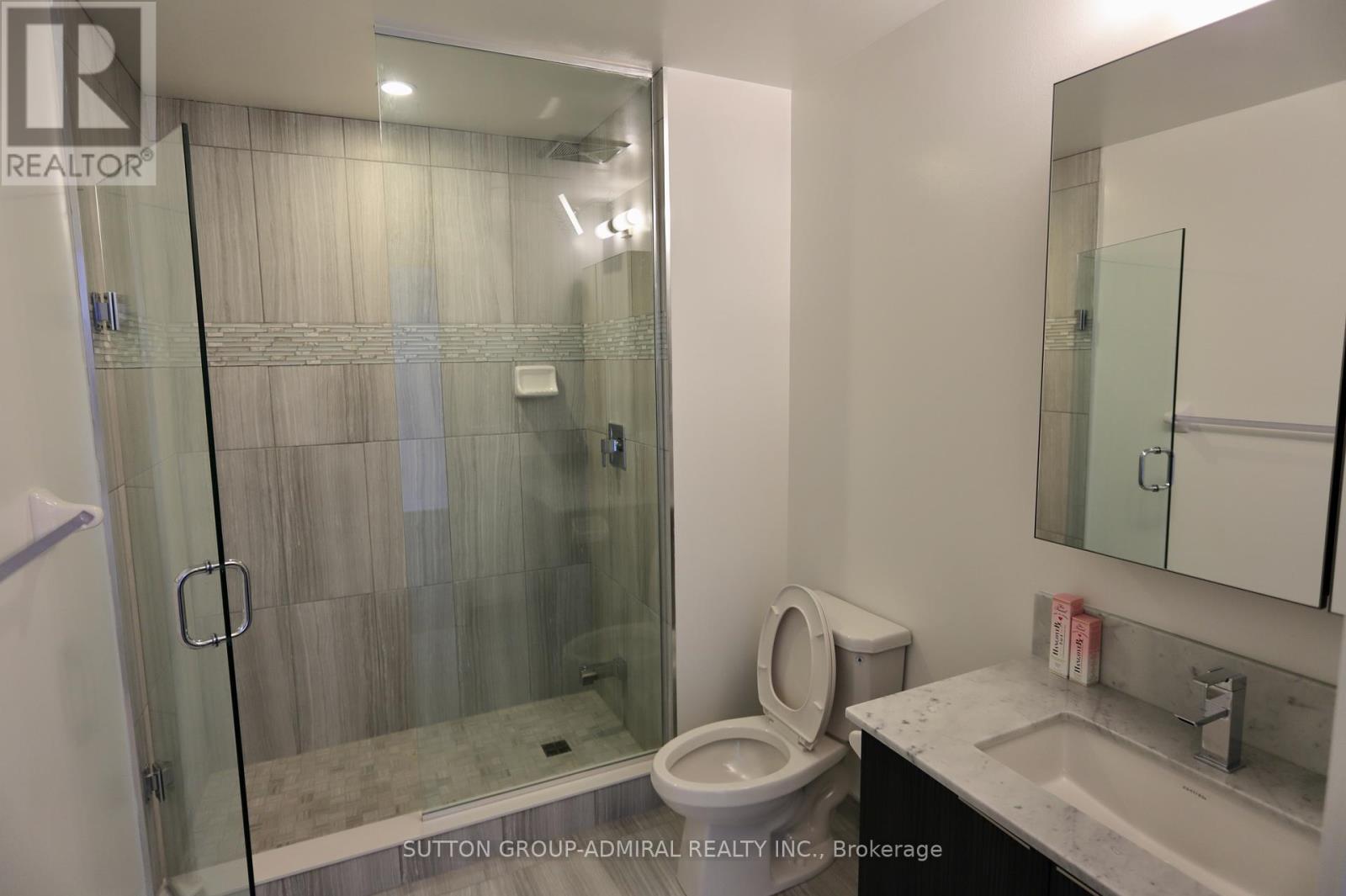 Photo 16 of 203 99 Eagle Rock Way, Vaughan ON