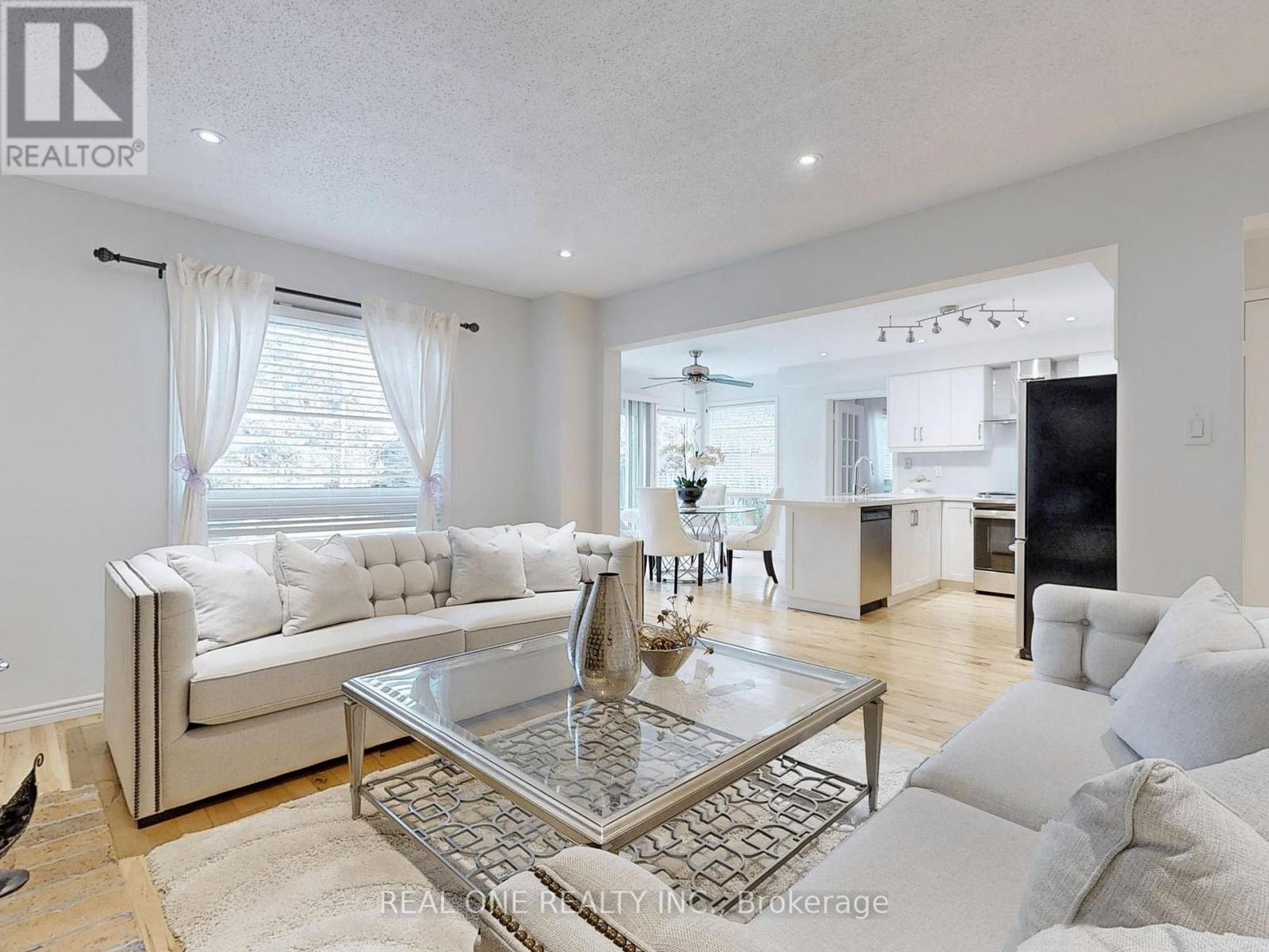 Photo 44 of 35 Aitken Circle, Markham ON