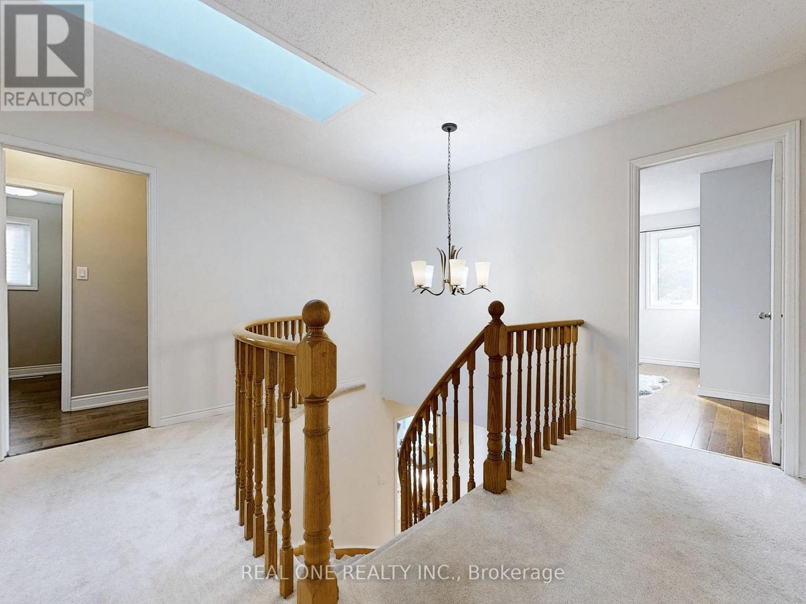 Photo 3 of 35 Aitken Circle, Markham ON