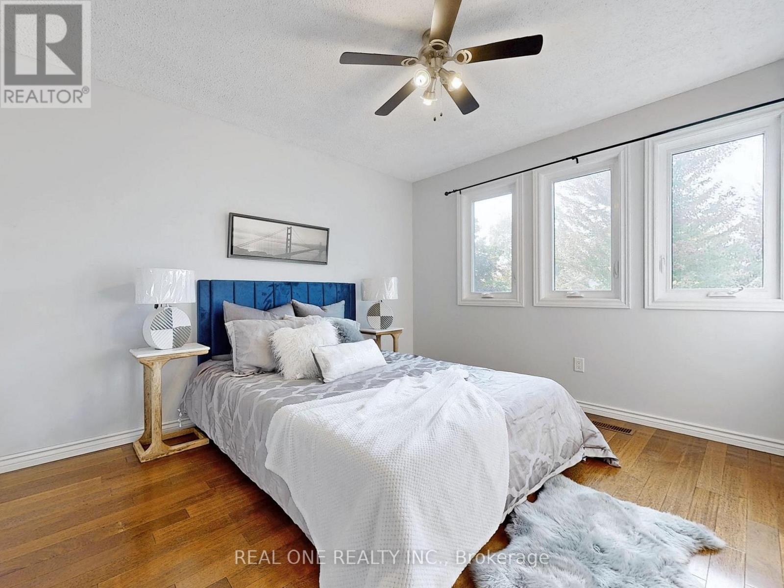 Photo 24 of 35 Aitken Circle, Markham ON