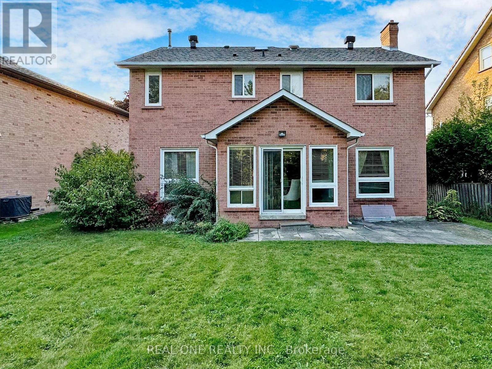 Photo 11 of 35 Aitken Circle, Markham ON