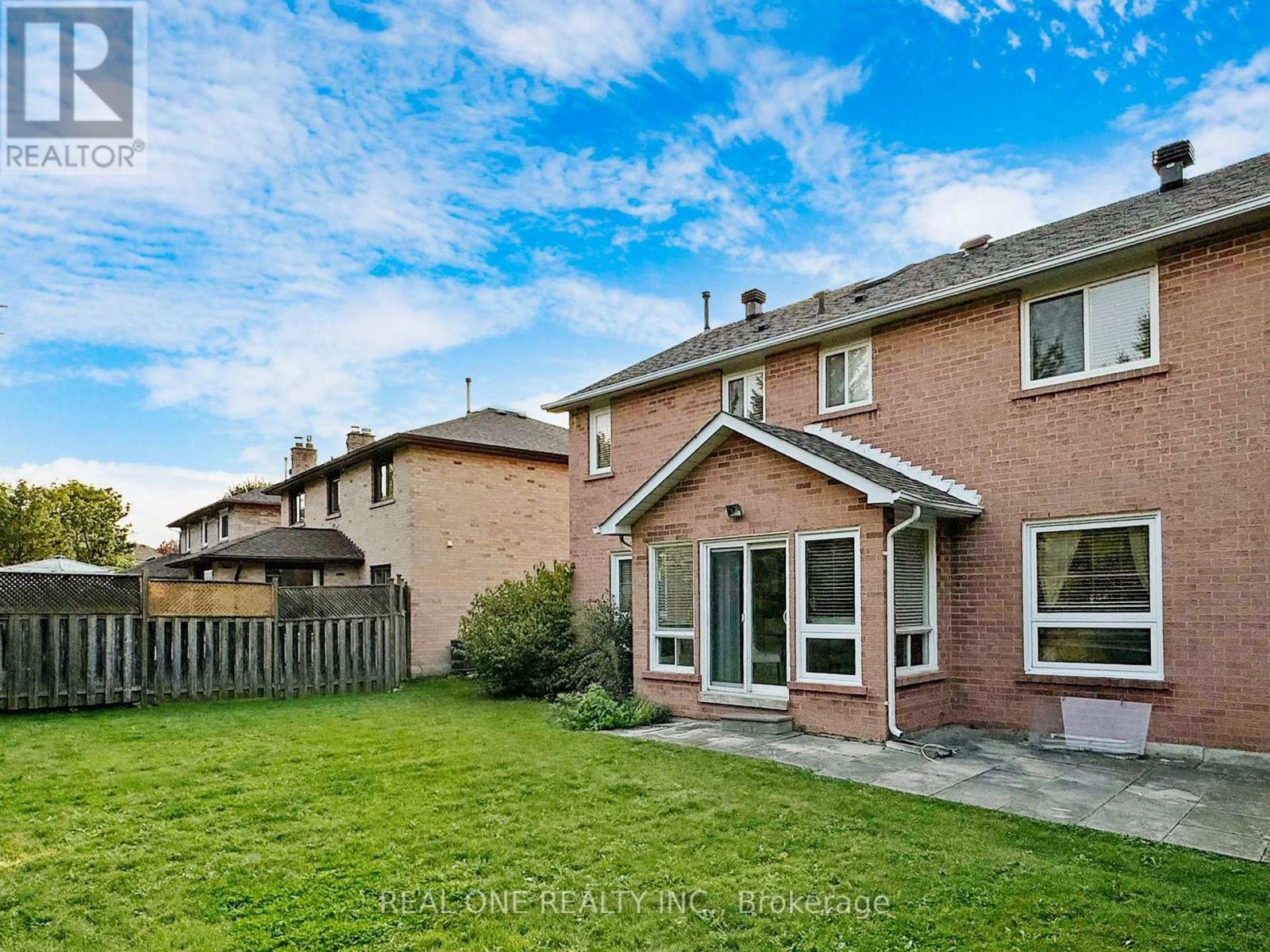 Photo 23 of 35 Aitken Circle, Markham ON