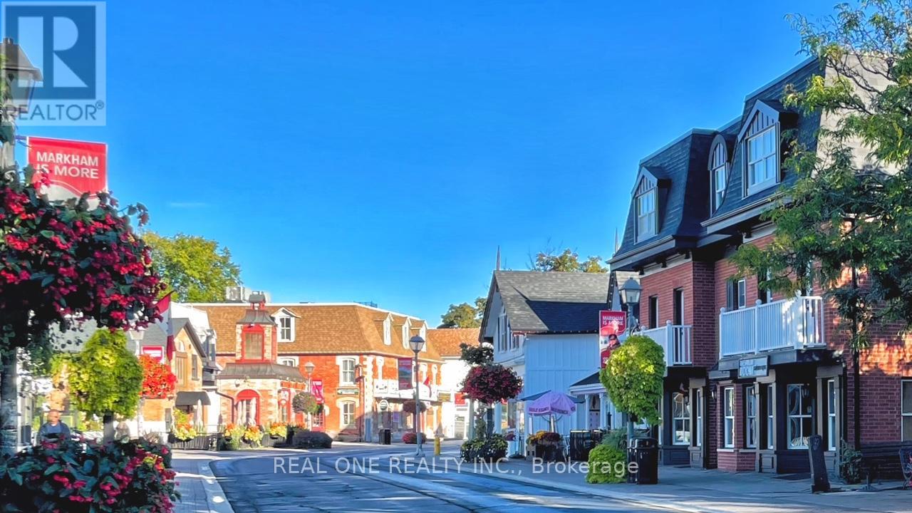 Photo 12 of 35 Aitken Circle, Markham ON