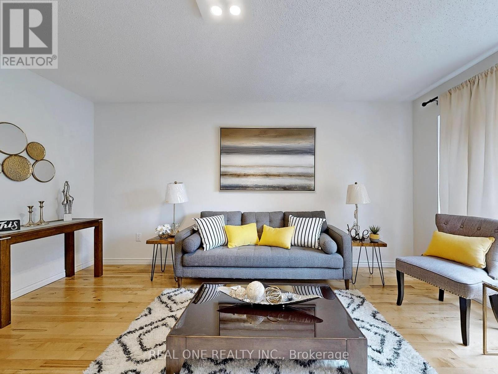 Photo 25 of 35 Aitken Circle, Markham ON
