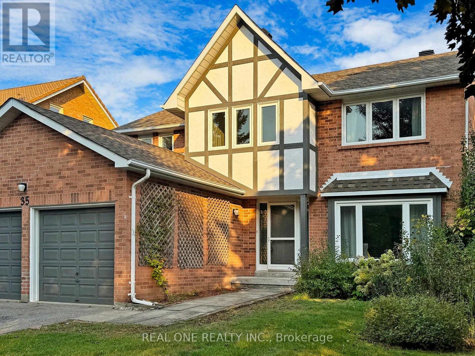 Photo 36 of 35 Aitken Circle, Markham ON