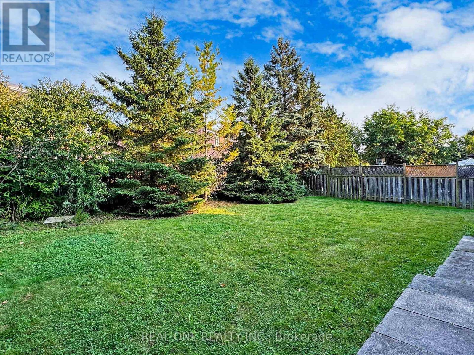 Photo 8 of 35 Aitken Circle, Markham ON