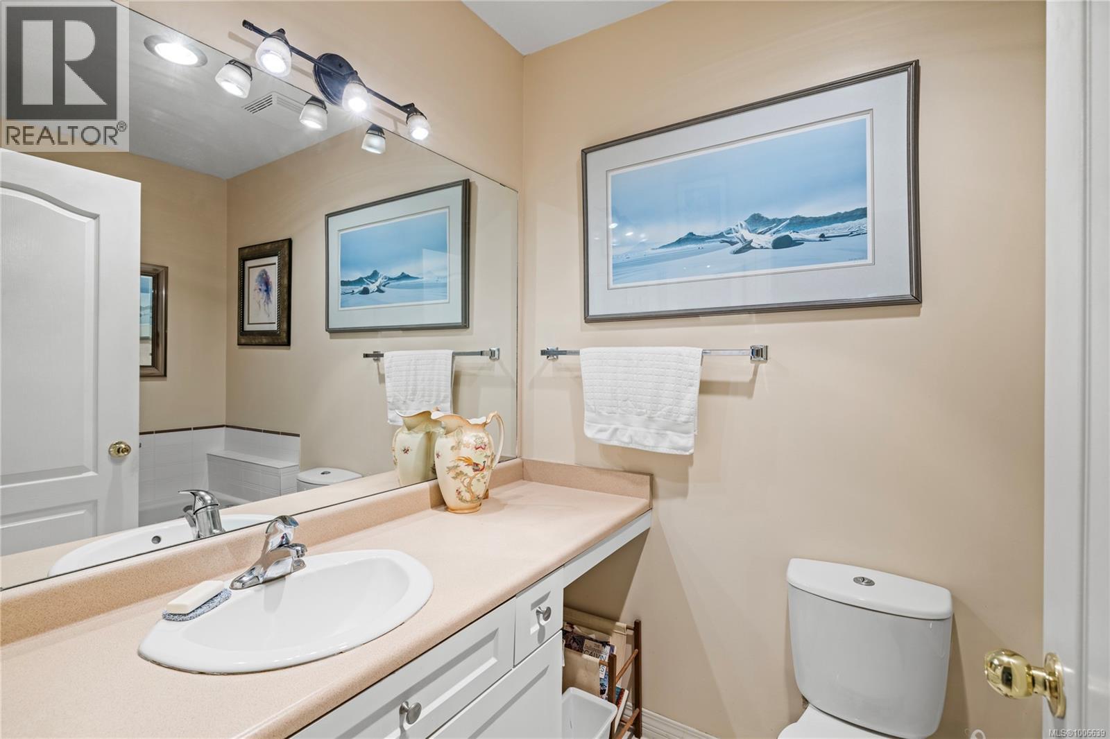 Photo 9 of 116 635 Blenkin Ave, Parksville BC