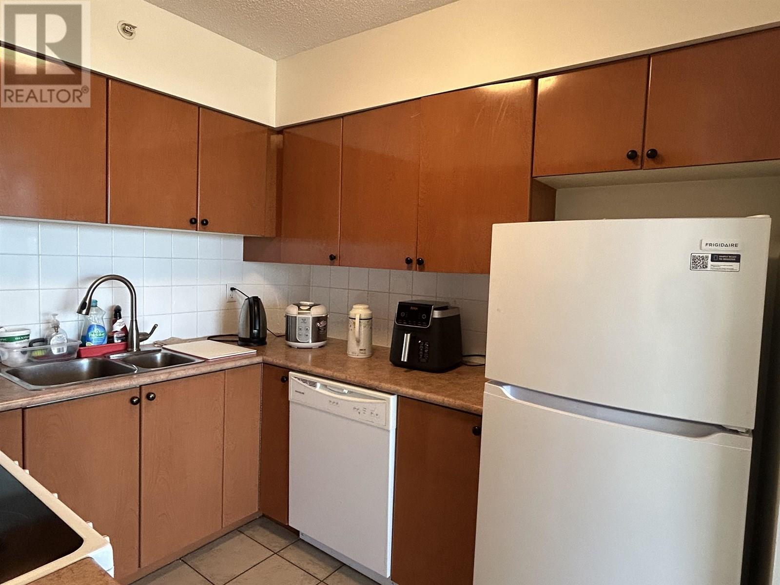 Photo 5 of 1201 5911 Alderbridge Way, Richmond BC
