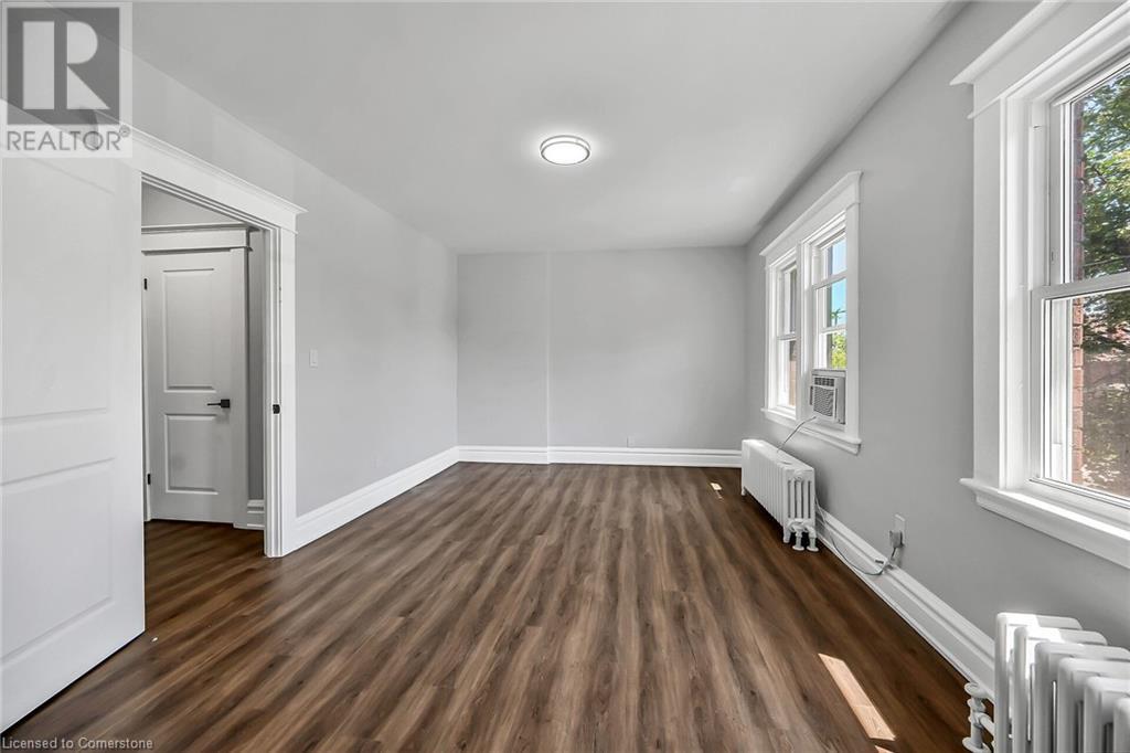 Photo 21 of 172 Sherman Avenue S, Hamilton ON