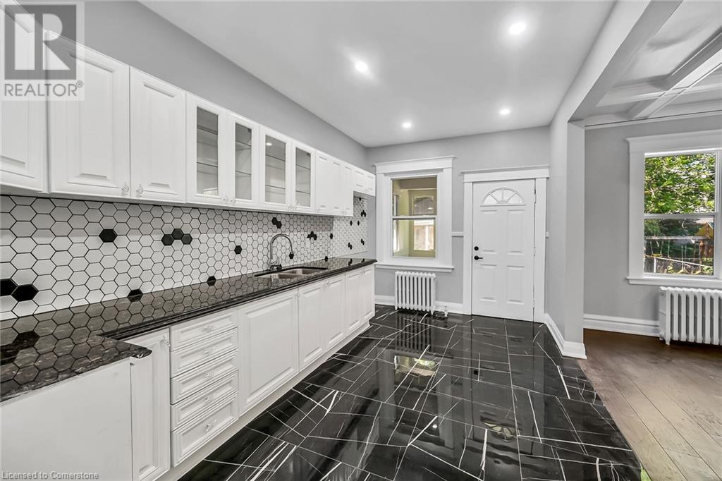 Photo 15 of 172 Sherman Avenue S, Hamilton ON